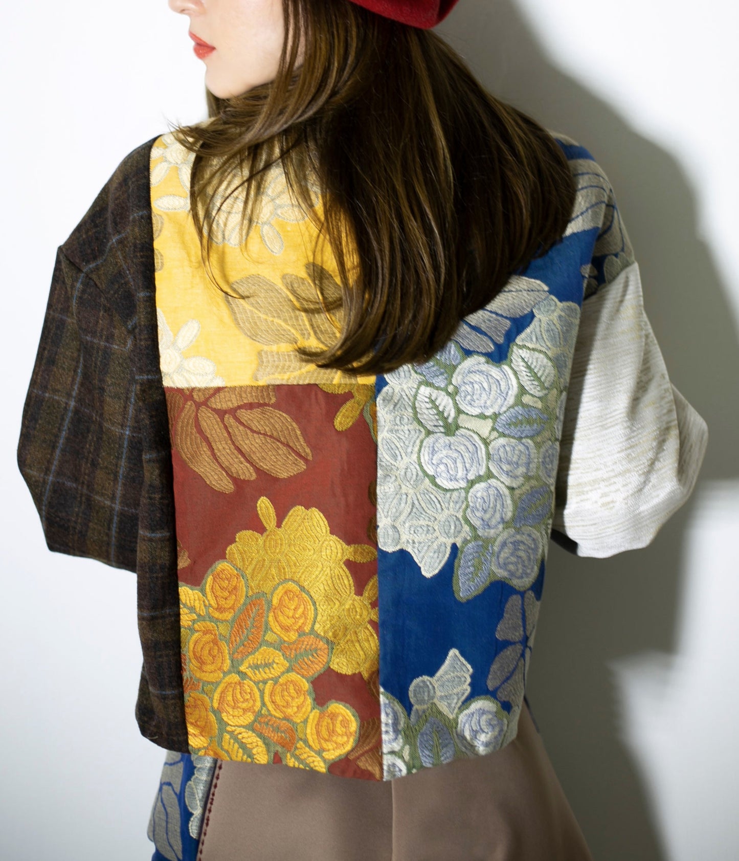 Unisex jacquard patchwork jacket with floral embroidery pattern