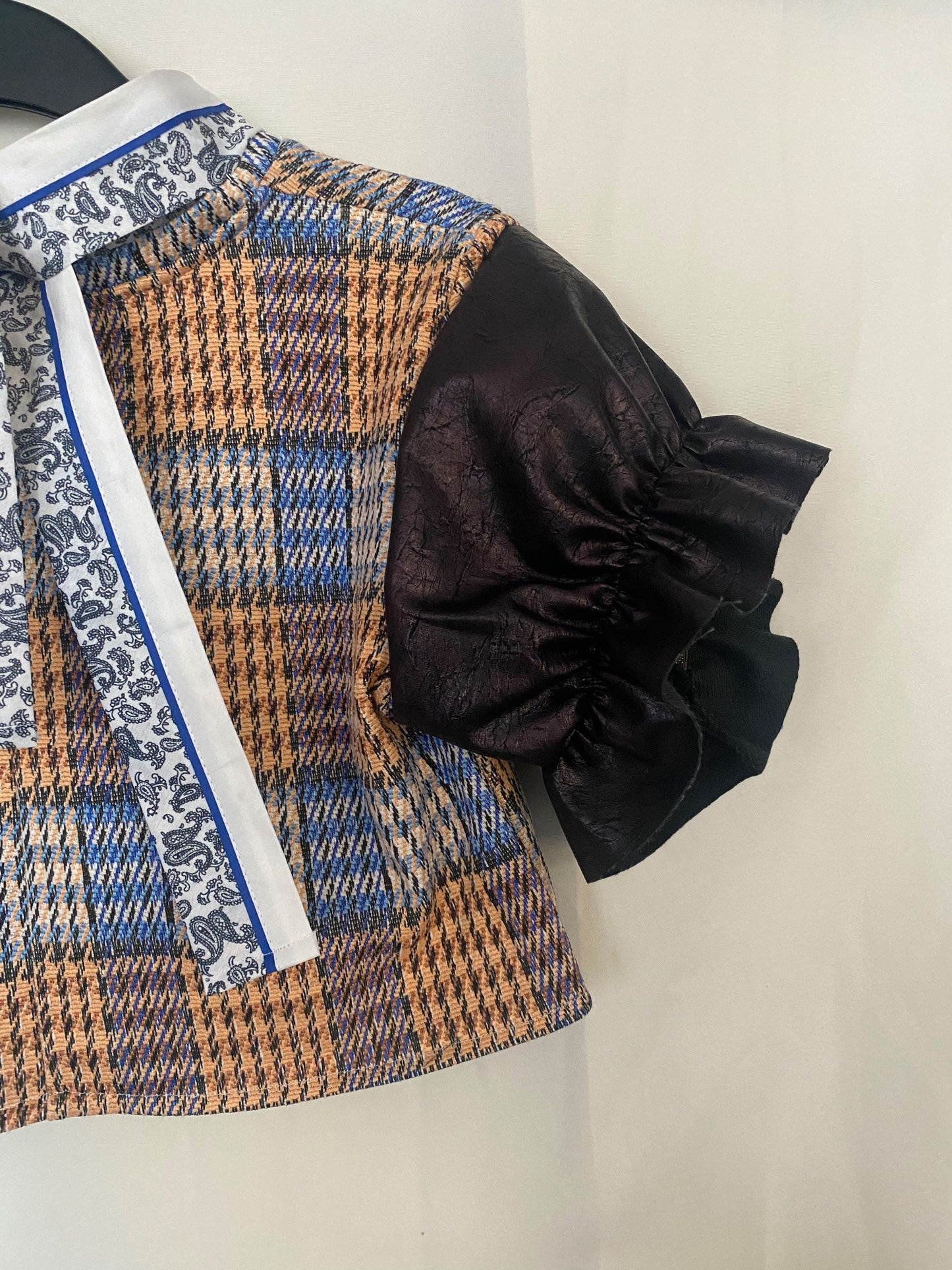 Shirt with houndstooth pattern