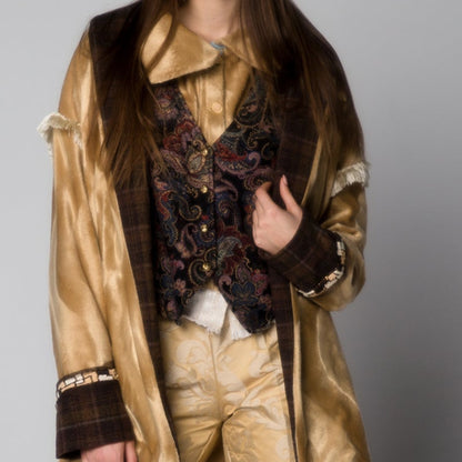 Unisex vest with paisley motifs