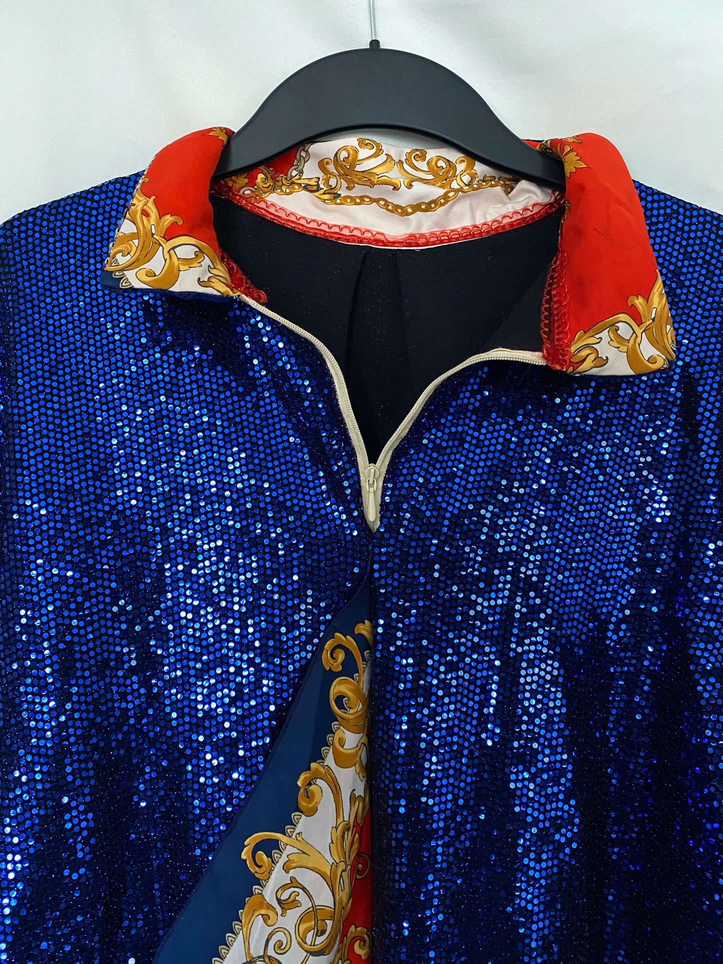 Sweatshirt with sequins