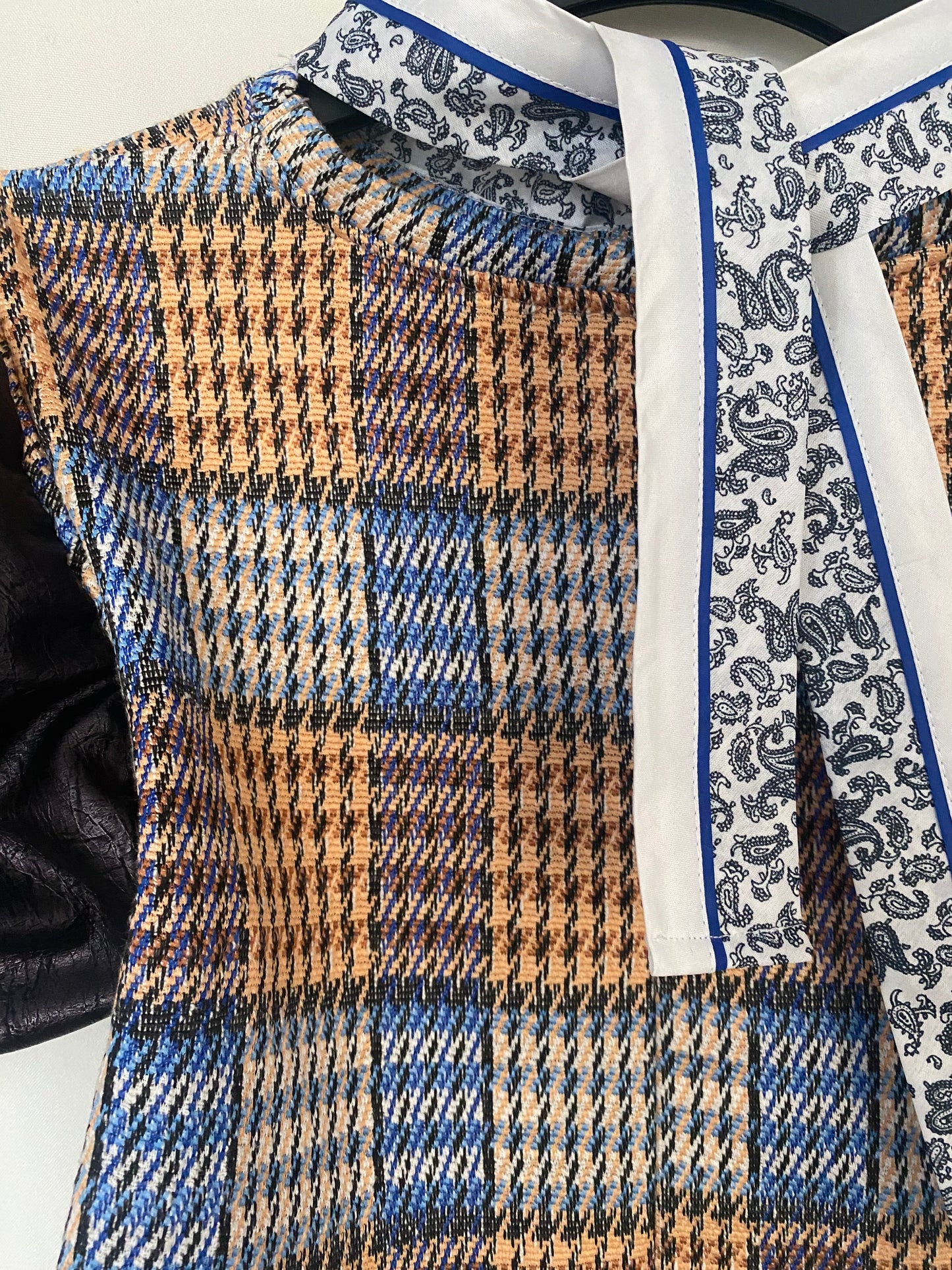 Shirt with houndstooth pattern