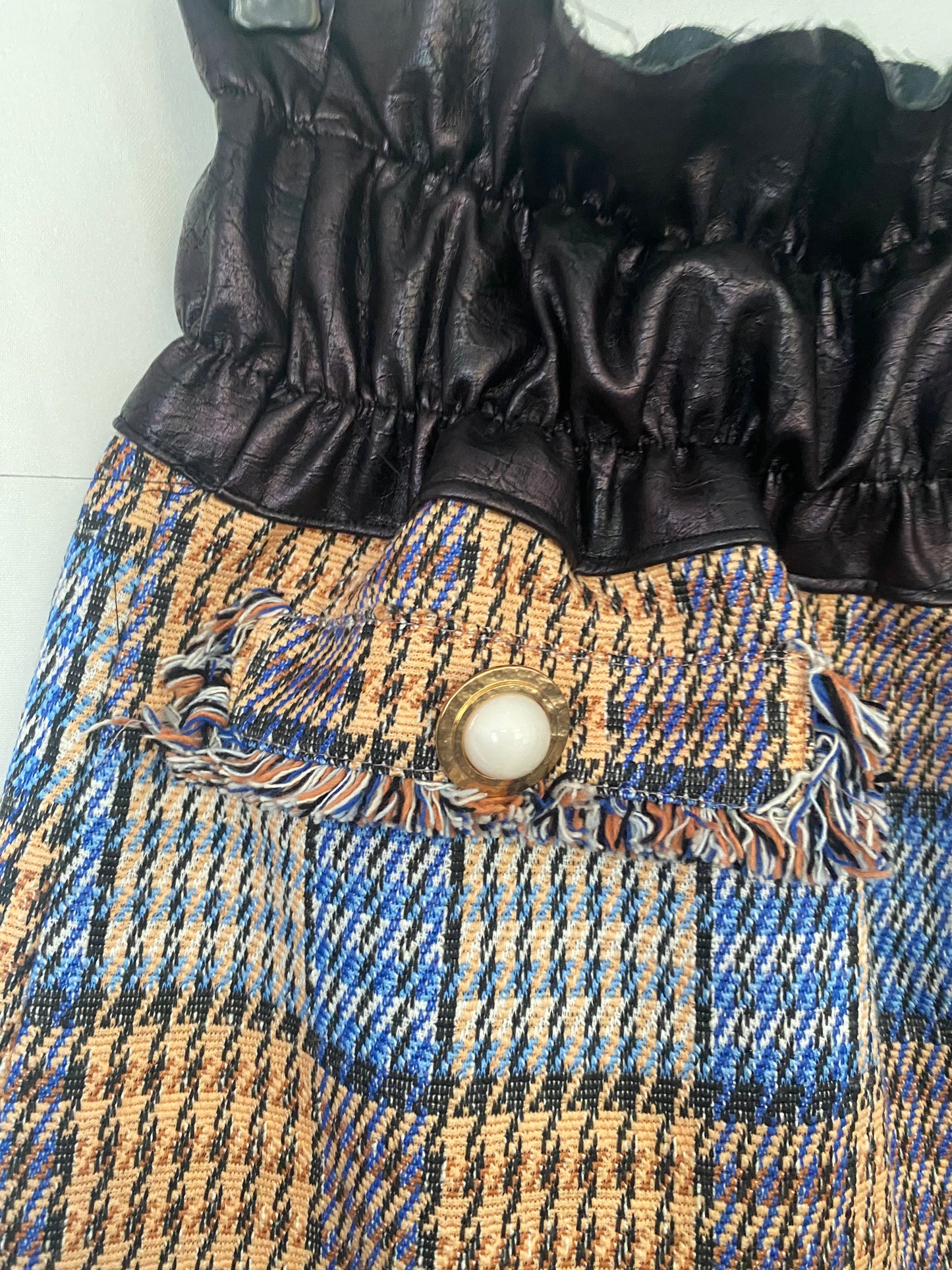Skirt with houndstooth pattern 