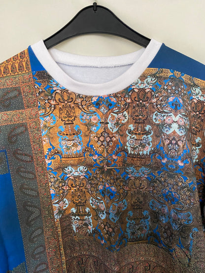 T-shirt with opulent print