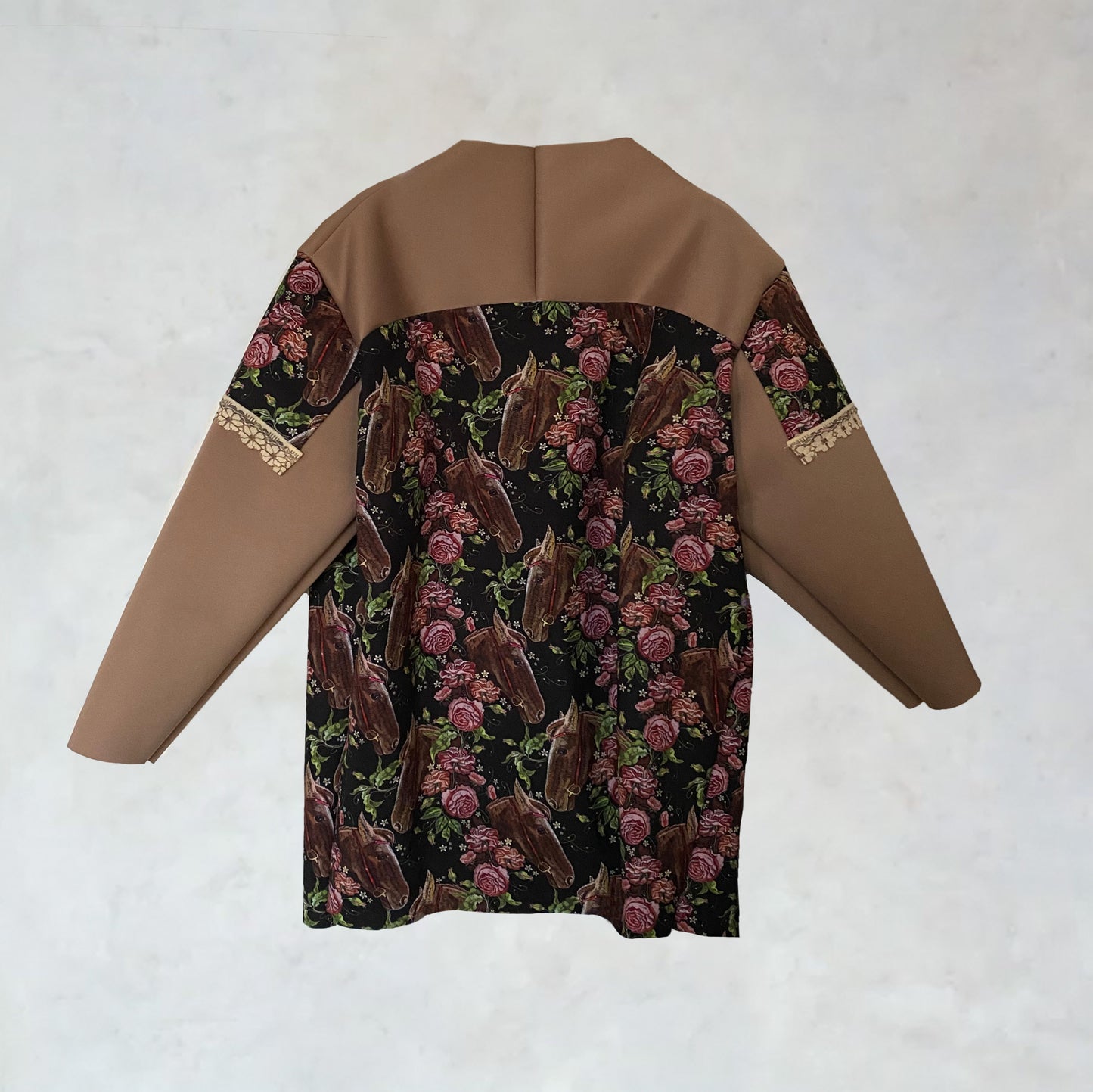 Abito in maglia softshell multifunzionale con motivi
