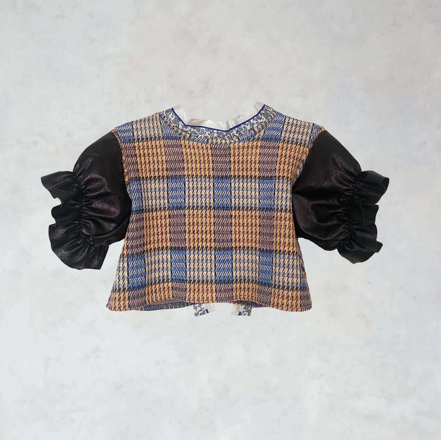 Shirt with houndstooth pattern
