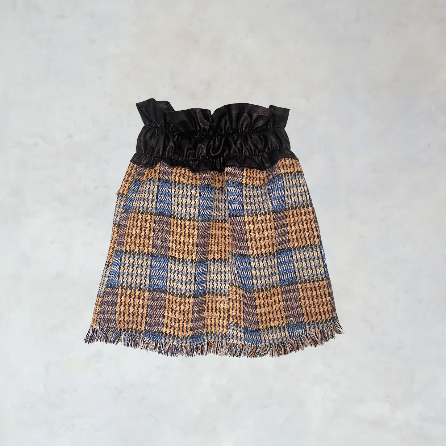 Skirt with houndstooth pattern 