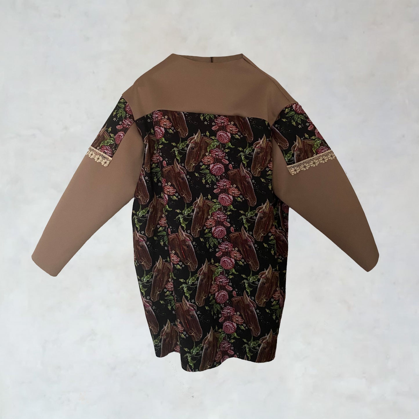 Abito in maglia softshell multifunzionale con motivi